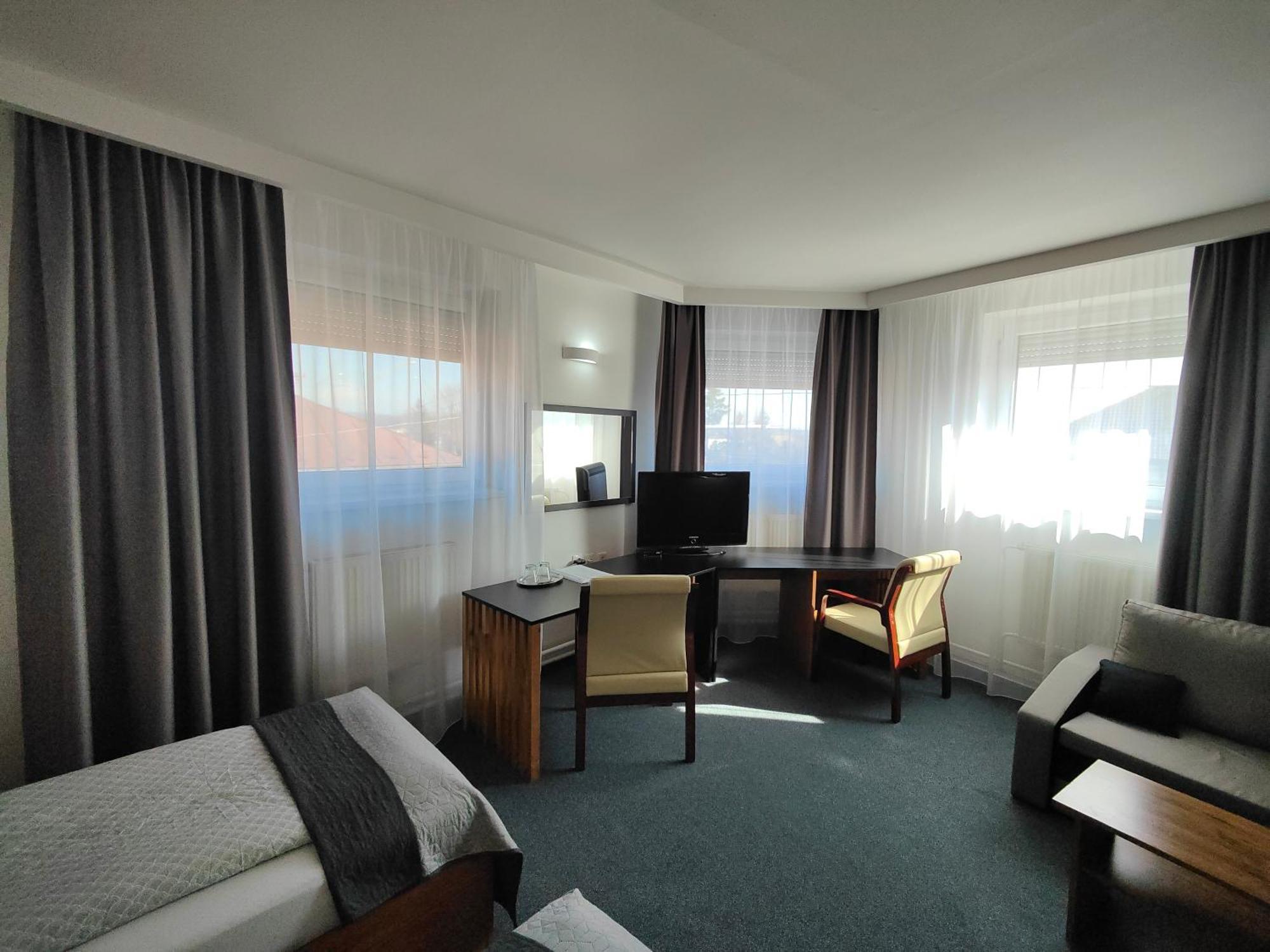 Hotel P7 Lučenec Exteriér fotografie