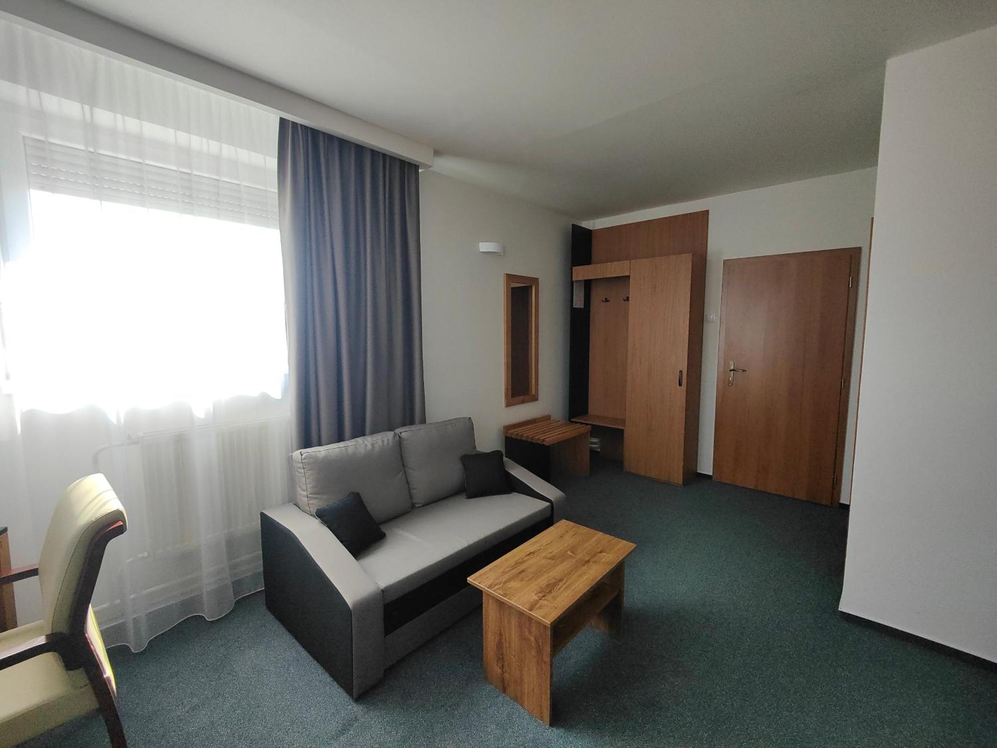 Hotel P7 Lučenec Exteriér fotografie